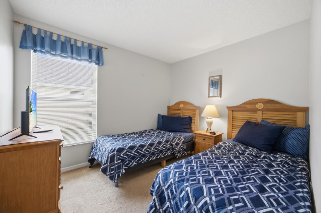 14-260316_240GrosvenorLp_04