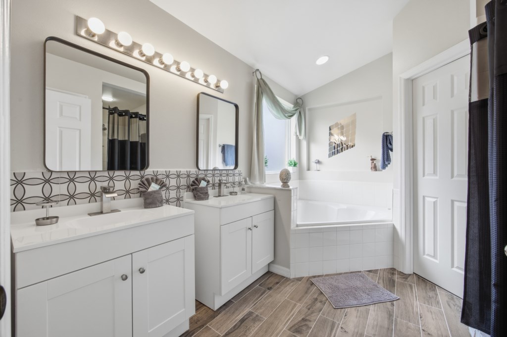 23-260317_240GrosvenorLp_23