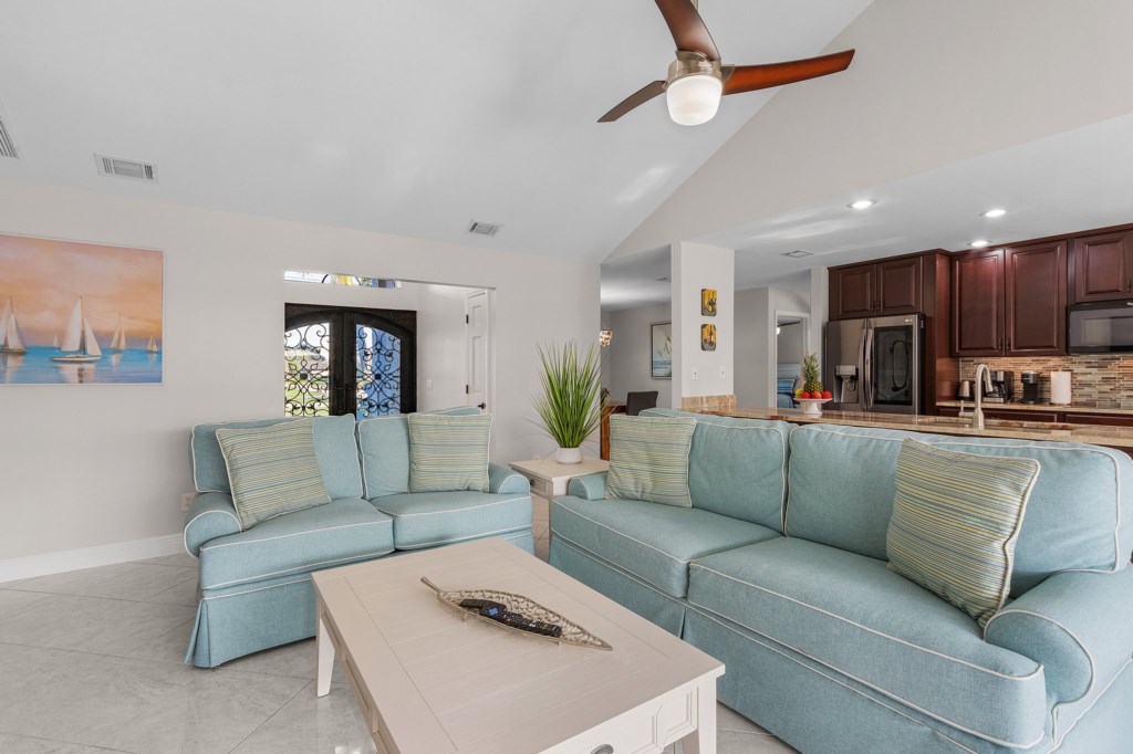 Spacious, modern living area with an open layout, perfect for relaxation and entertainment.