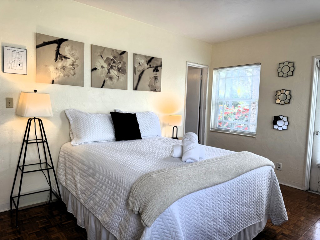 Master Bedroom pic3