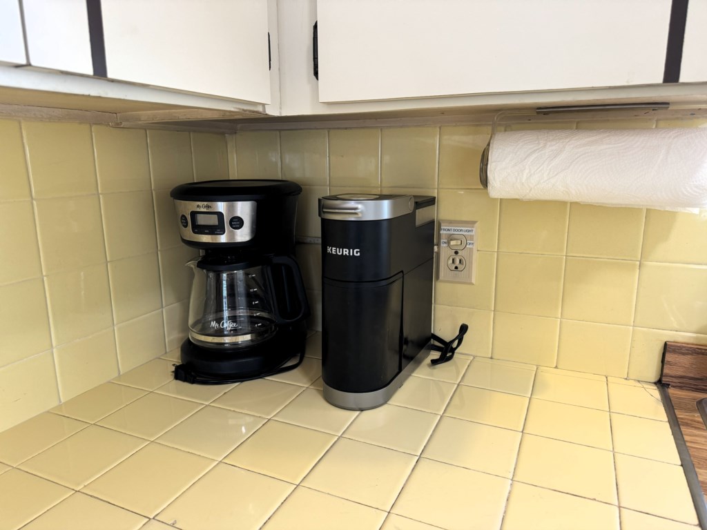 Keurig left by a guest, not provided by owner
