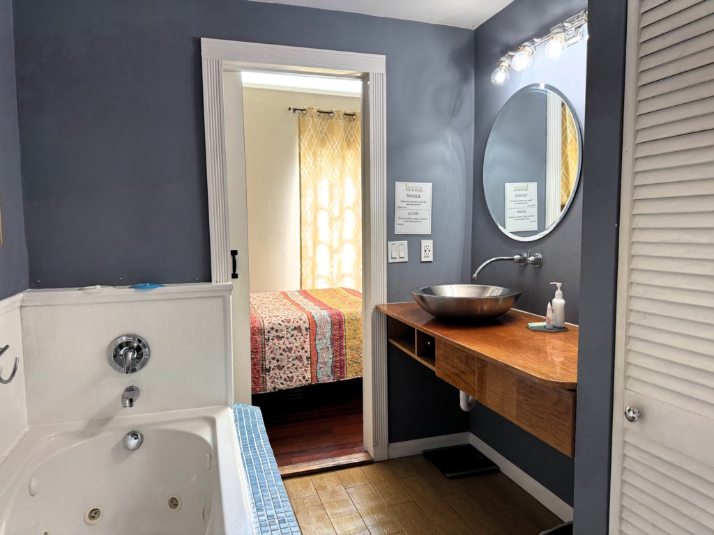 Master Bathroom2