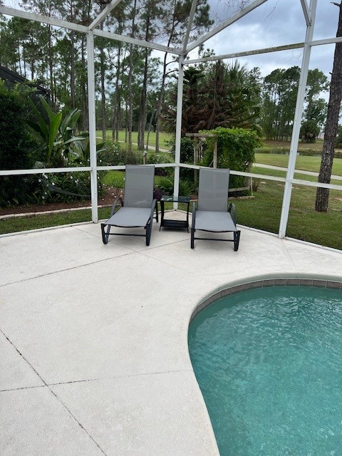 PoolSideLoungers