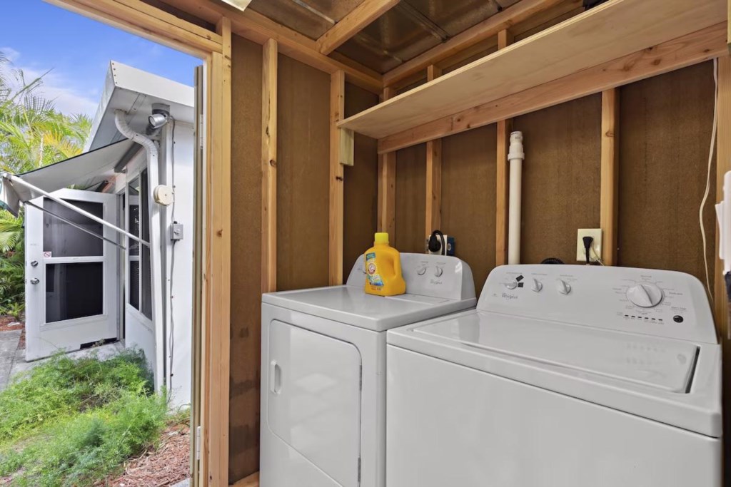 Shared Washer/Dryer
