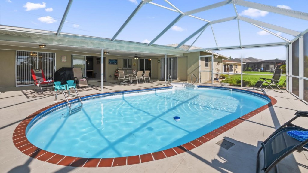 Great getaway in Cape Coral! Enjoy this expansive patio and private pool. 