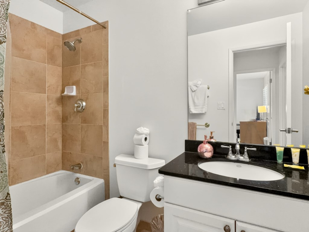 Bathroom 2 with Shower and Tub