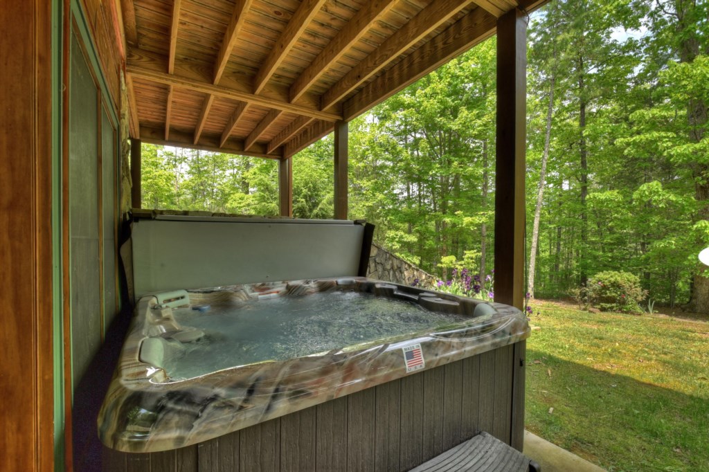 Serenity Acres hot tub
