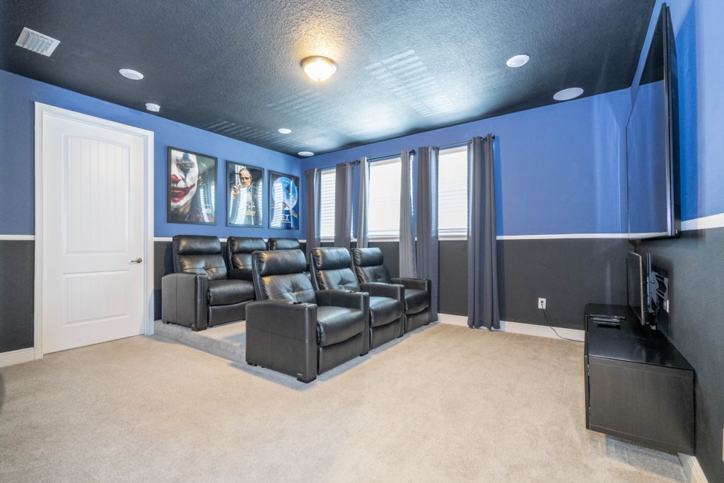 Movie Room w/ Movie Theater Chairs 