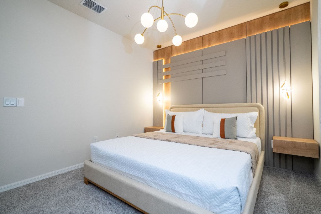 First floor king bedroom