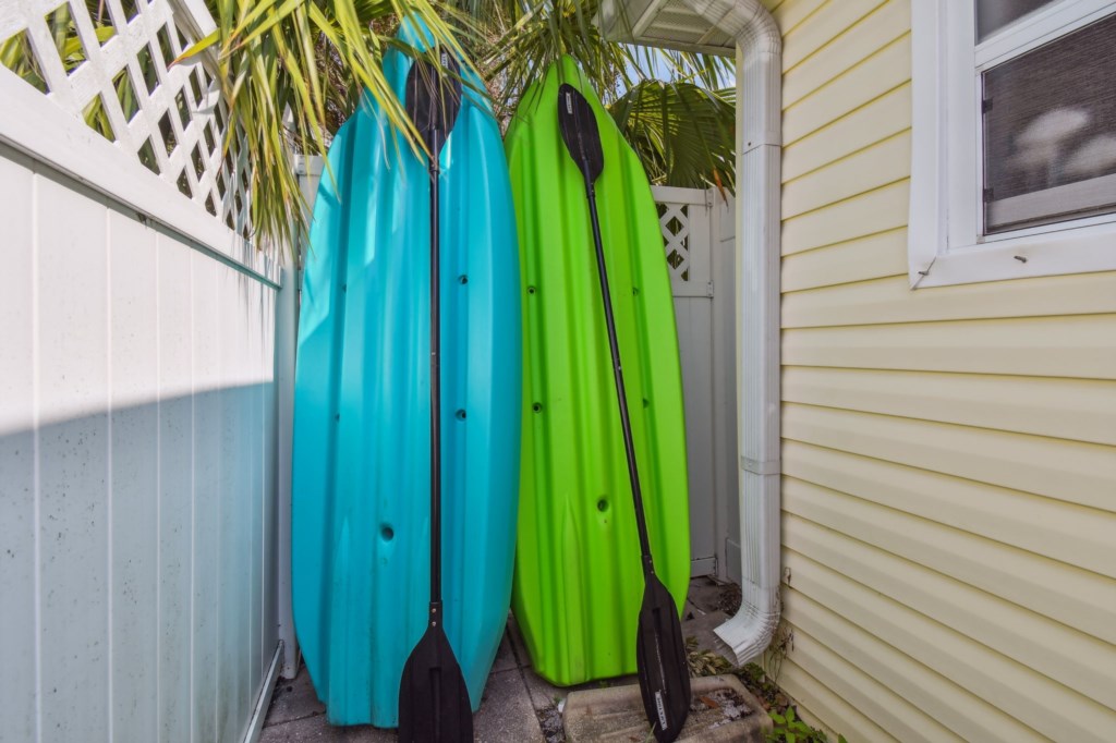 Paddle boards/ kayaks 