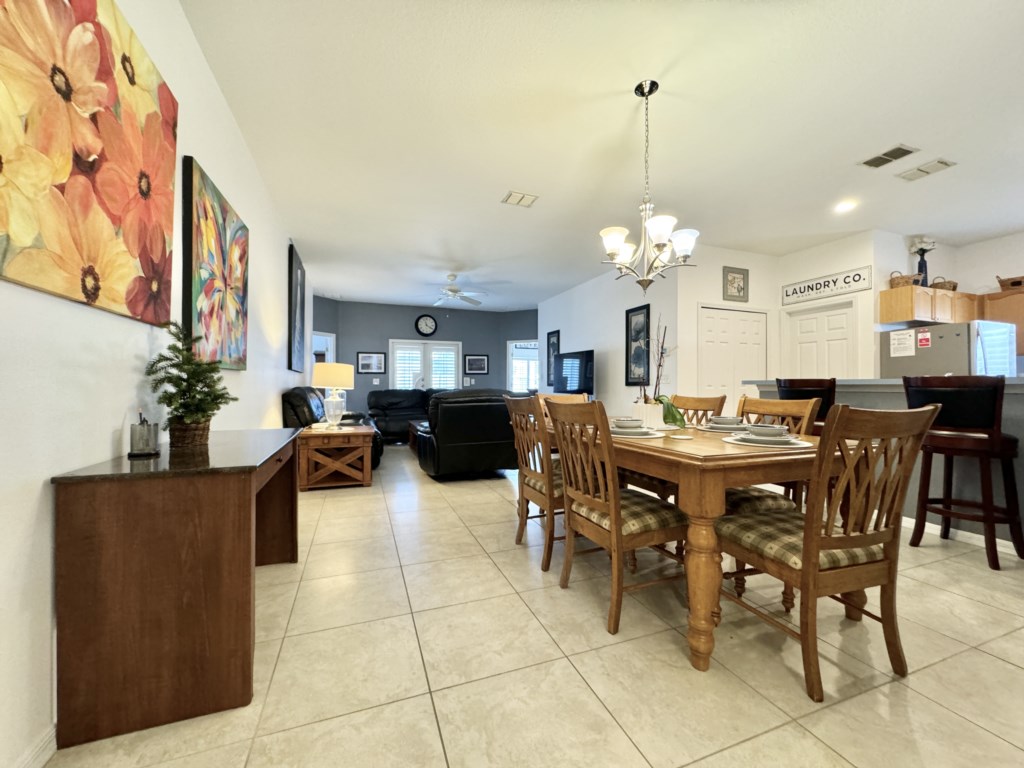 Open-concept dining area, perfect for meals with family and friends.