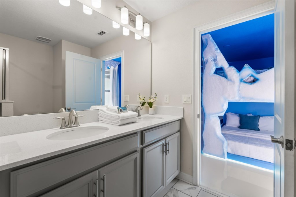 9 bedroom vacation house at Storey Lake - Image 55