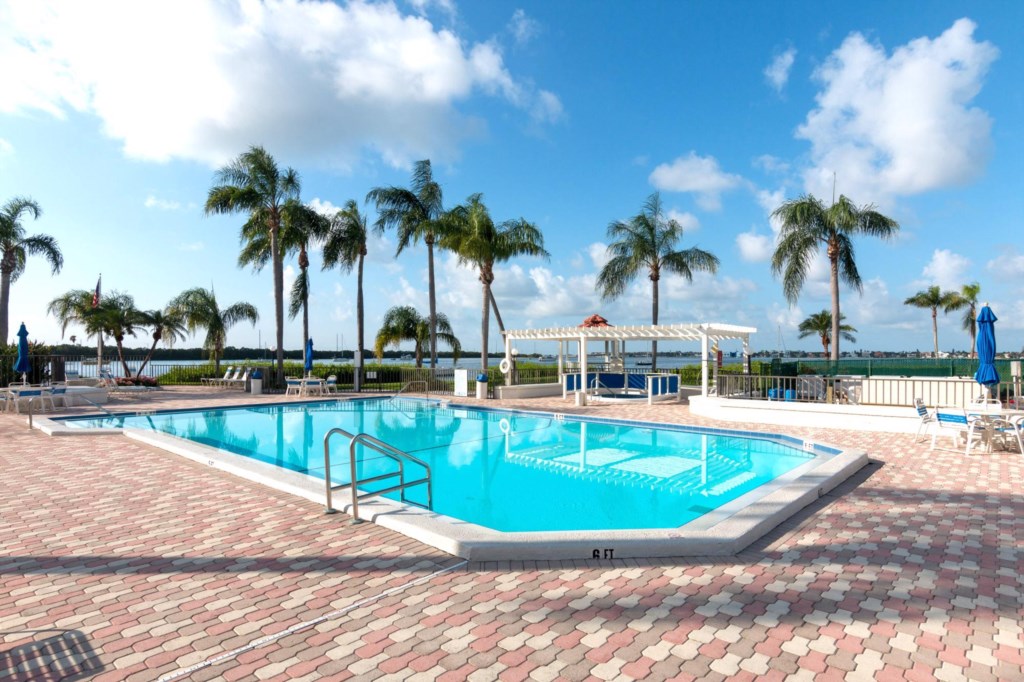 18.Poollt