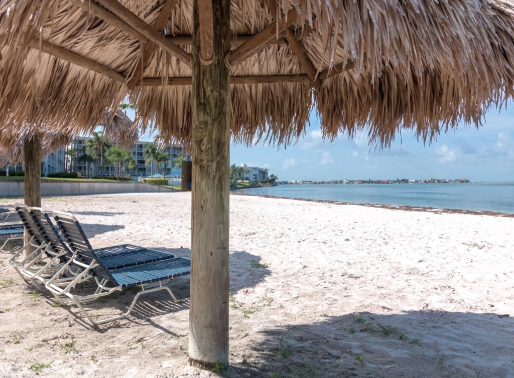 25.PrivateBeachlt
