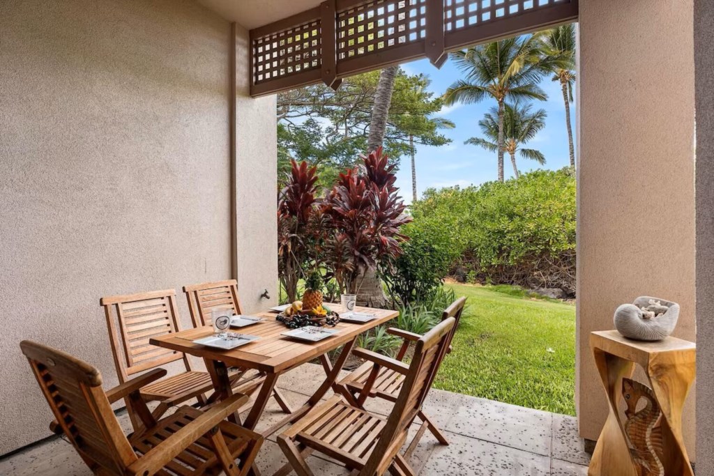 Enjoy your family meals on your private lanai.