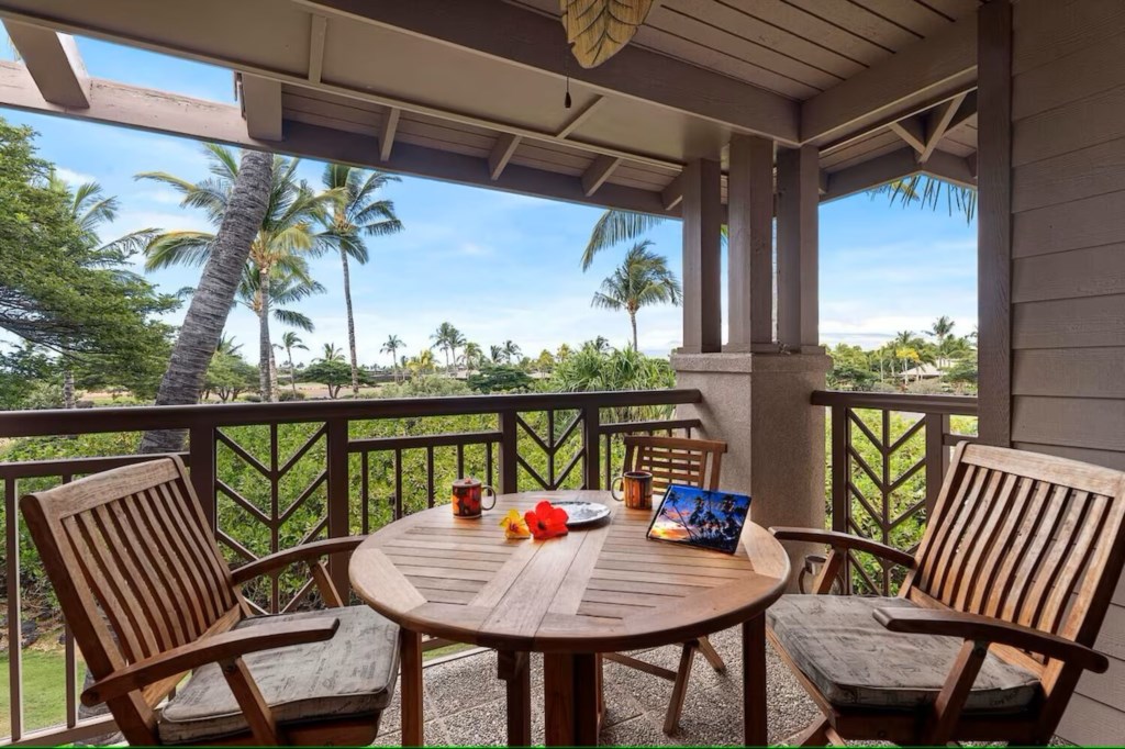 Private lanai off of master bedroom.