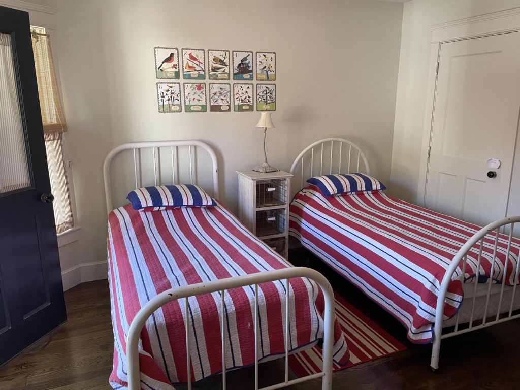 230CentralTwinsStripes2