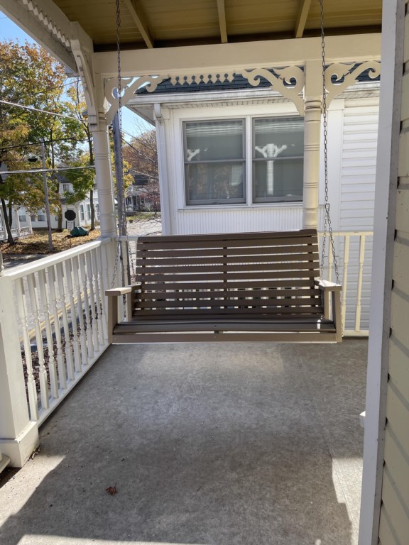 230Centralporchswing