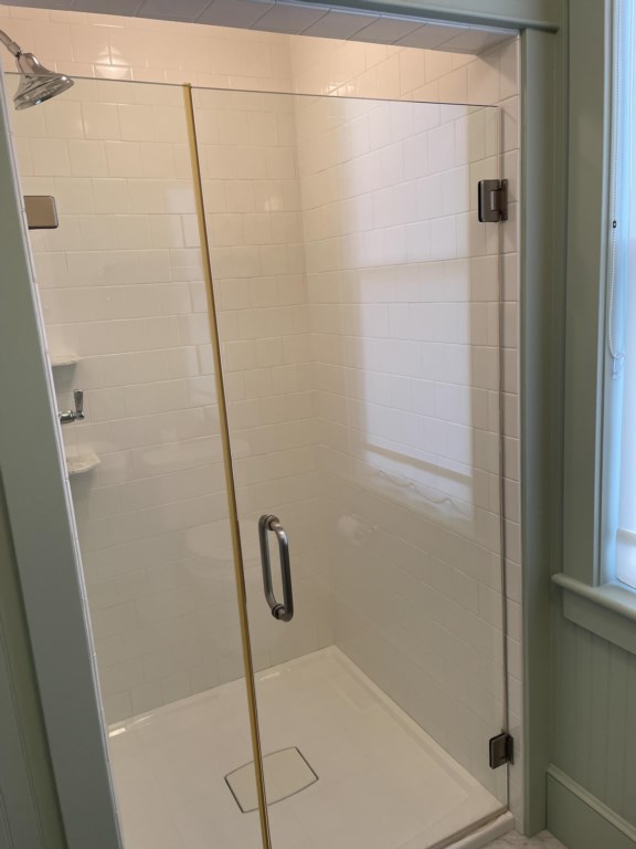 230centralUpBathShower