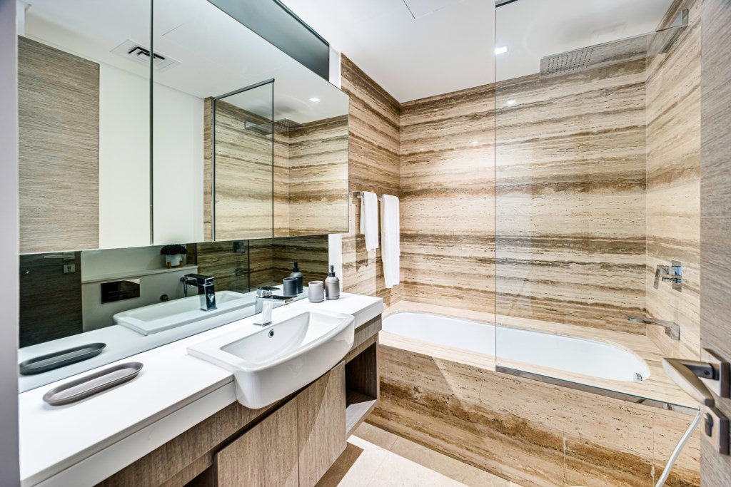 AP_StrlngOmntEst_207_01