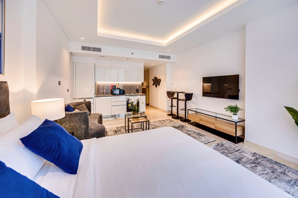 AP_StrlngOmntEst_207_21