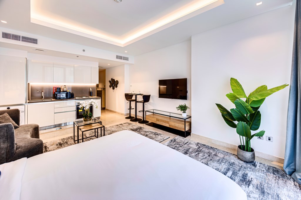 AP_StrlngOmntEst_207_22