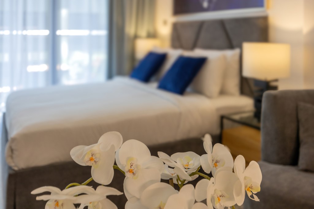 AP_StrlngOmntEst_207_34