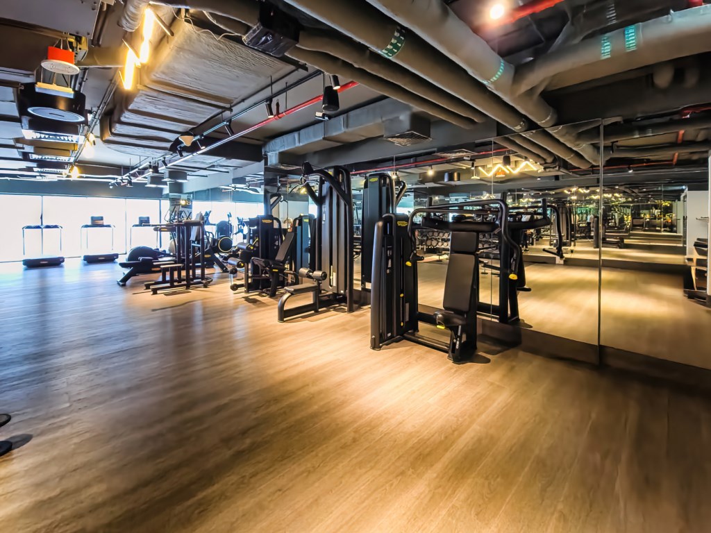 AP_StrlngOmntEst_207_55