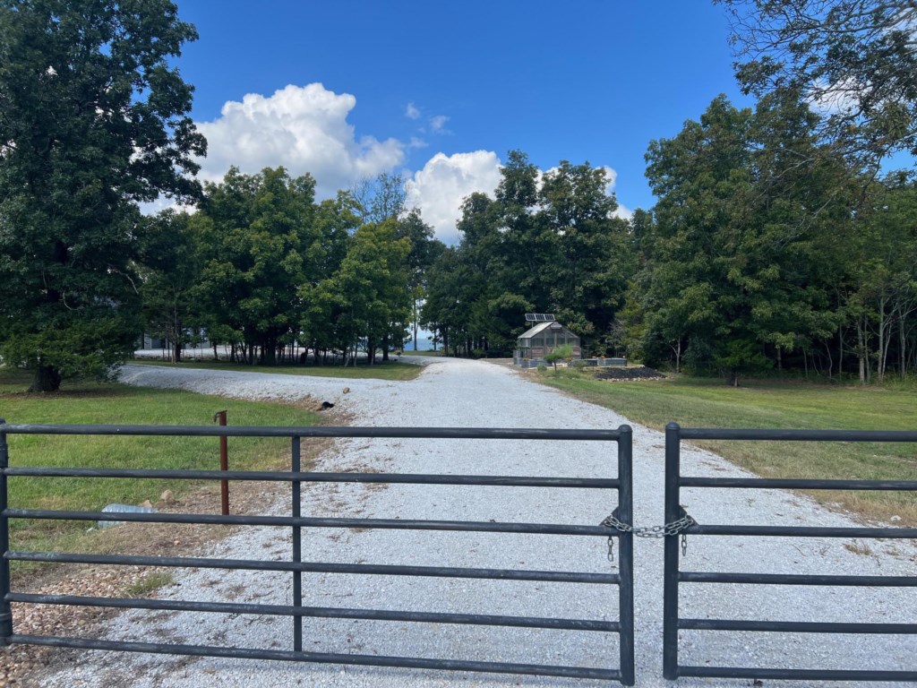 Ozark Vista Retreat - Ozark views and modern style