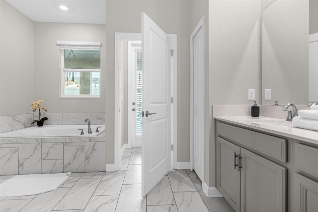 9 bedroom vacation house at Storey Lake - Image 48