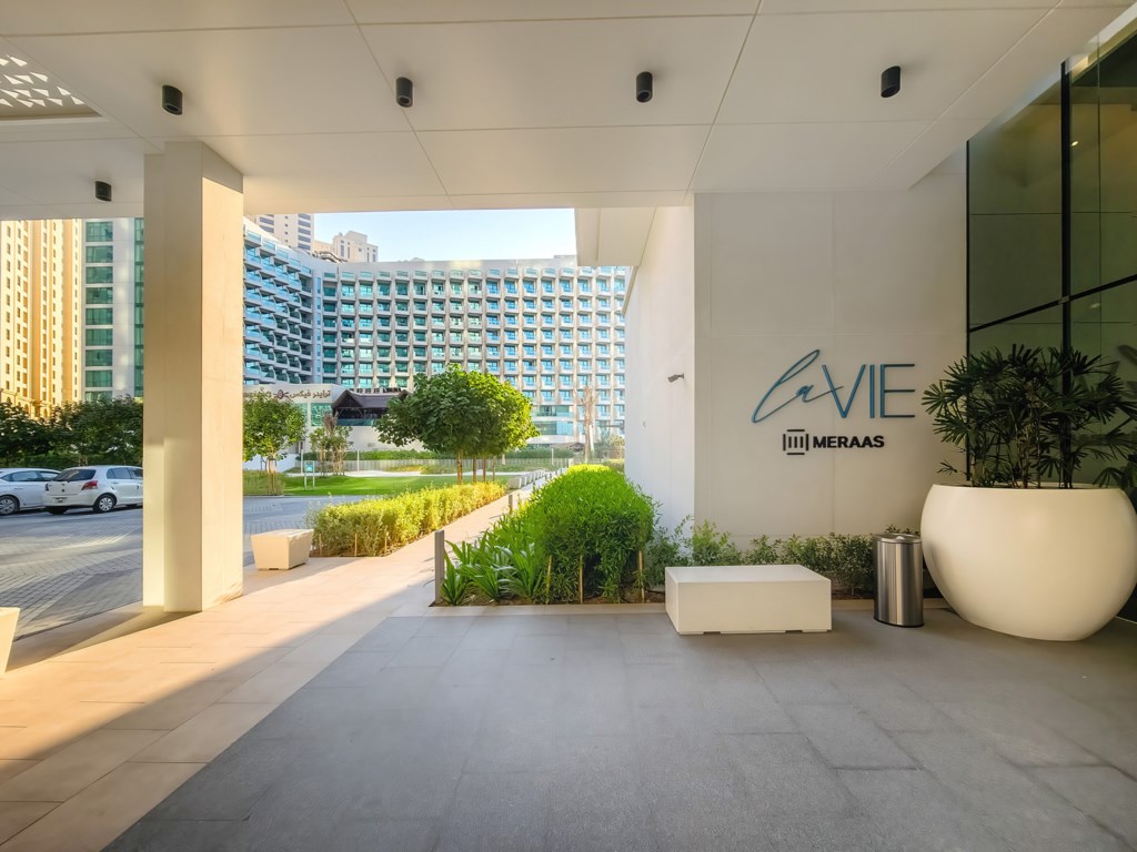 AP_LaVie_2505_095.jpg