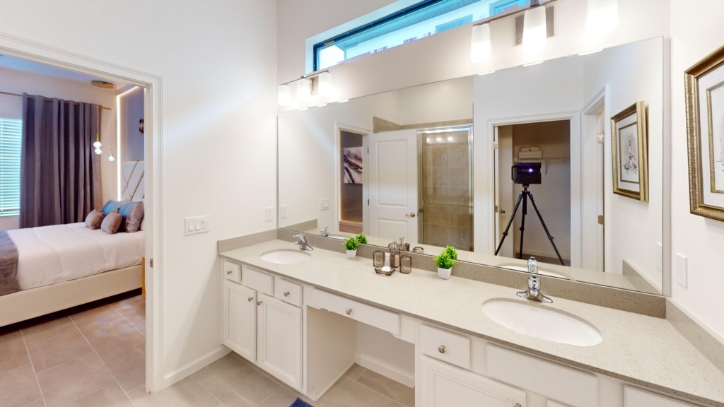 5791-High-Seas-Dr-Bathroom1