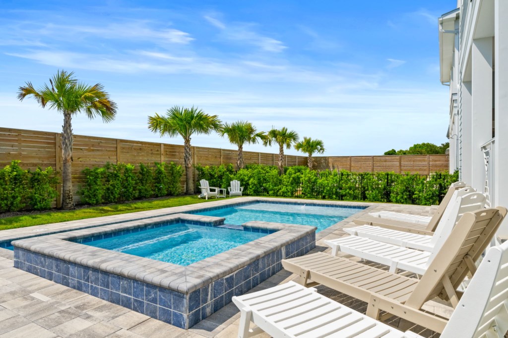 Spacious Pool and Outdoor Entertaining Area
