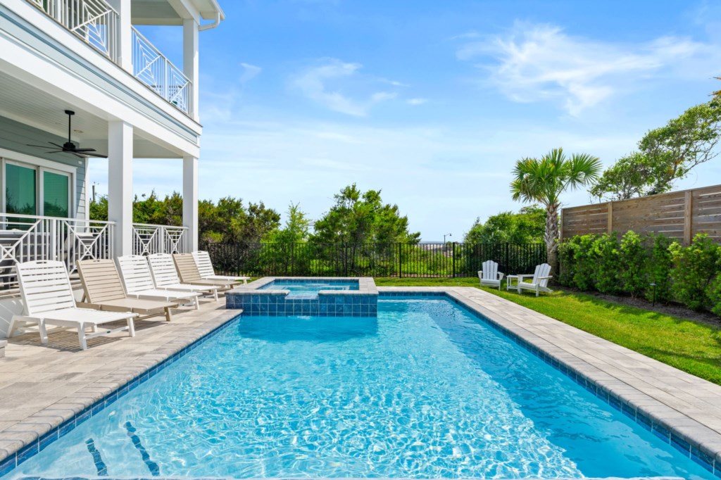 Spacious Pool and Outdoor Entertaining Area