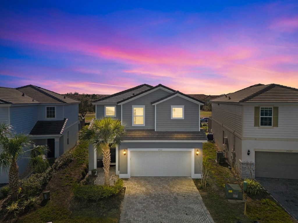 6 bedroom vacation house at Solterra - Image 1