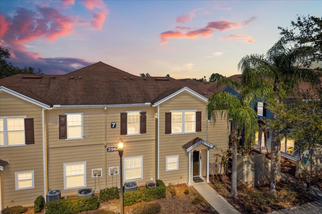 4 bedroom vacation townhouse at Lucaya Village - Image 1