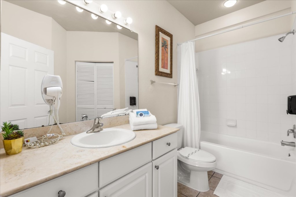 4 bedroom vacation townhouse at Lucaya Village - Image 20