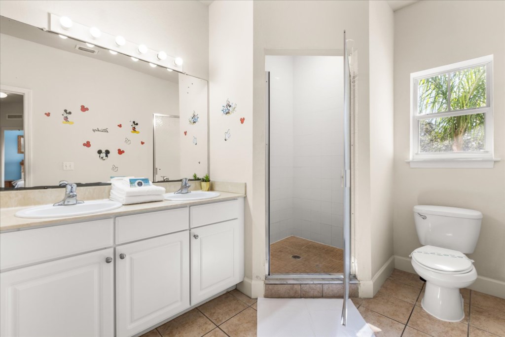 4 bedroom vacation townhouse at Lucaya Village - Image 21