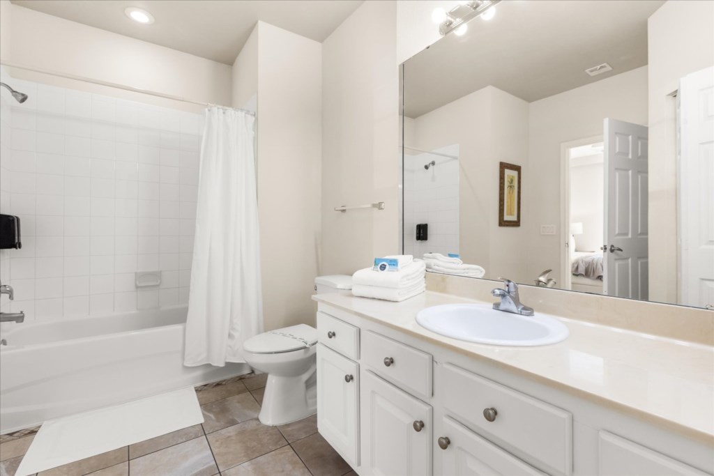 4 bedroom vacation townhouse at Lucaya Village - Image 22