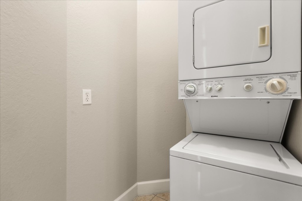 4 bedroom vacation townhouse at Lucaya Village - Image 23