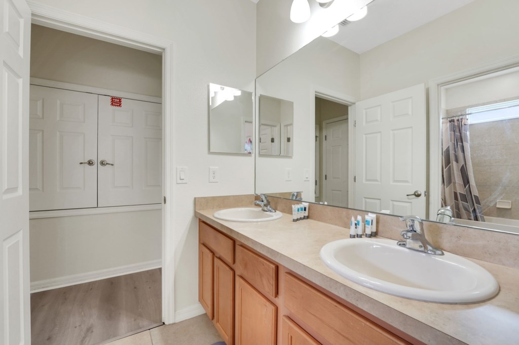 42-web-or-mls-PHO09268