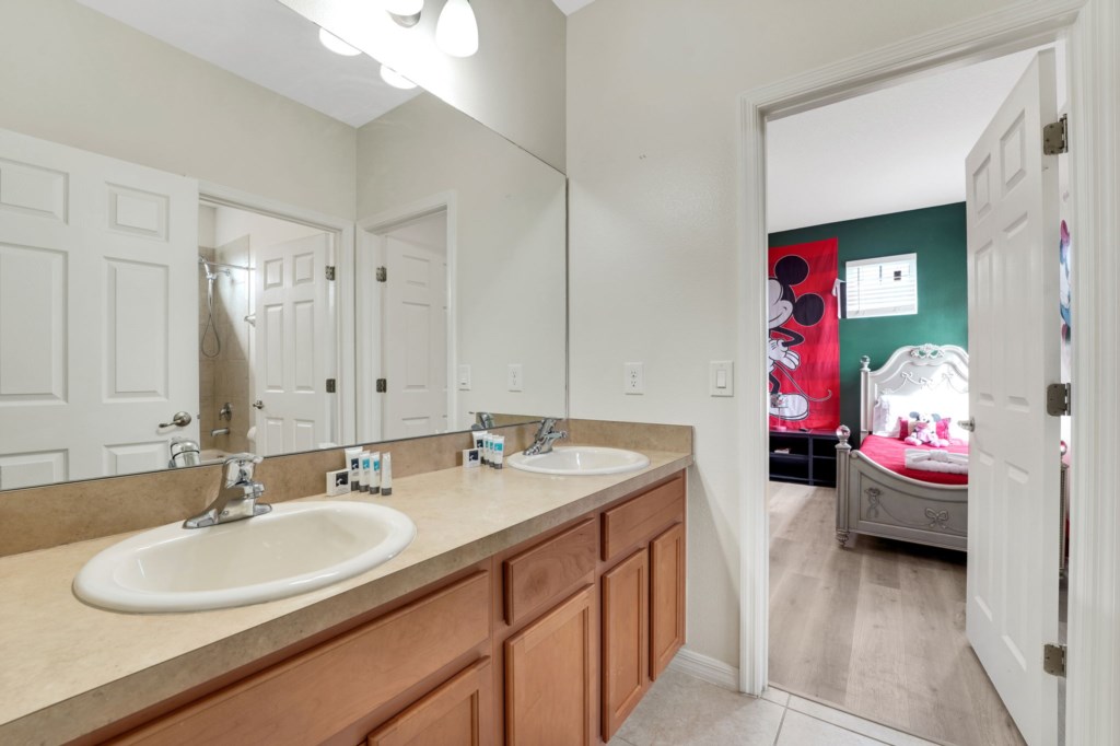 44-web-or-mls-PHO09274