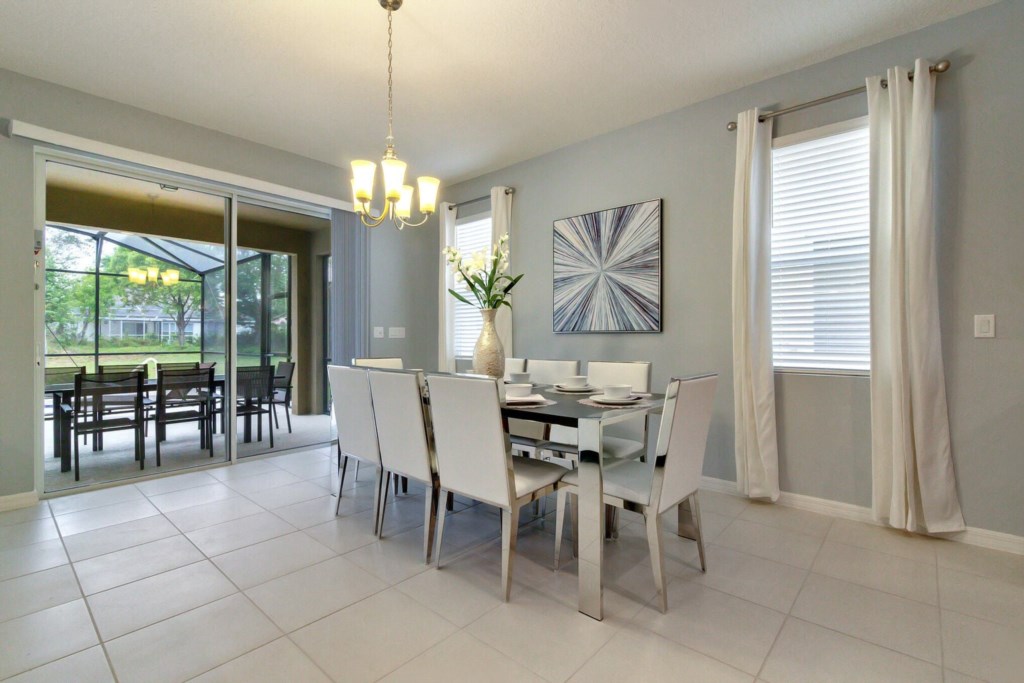 dining area overlooking the backyard