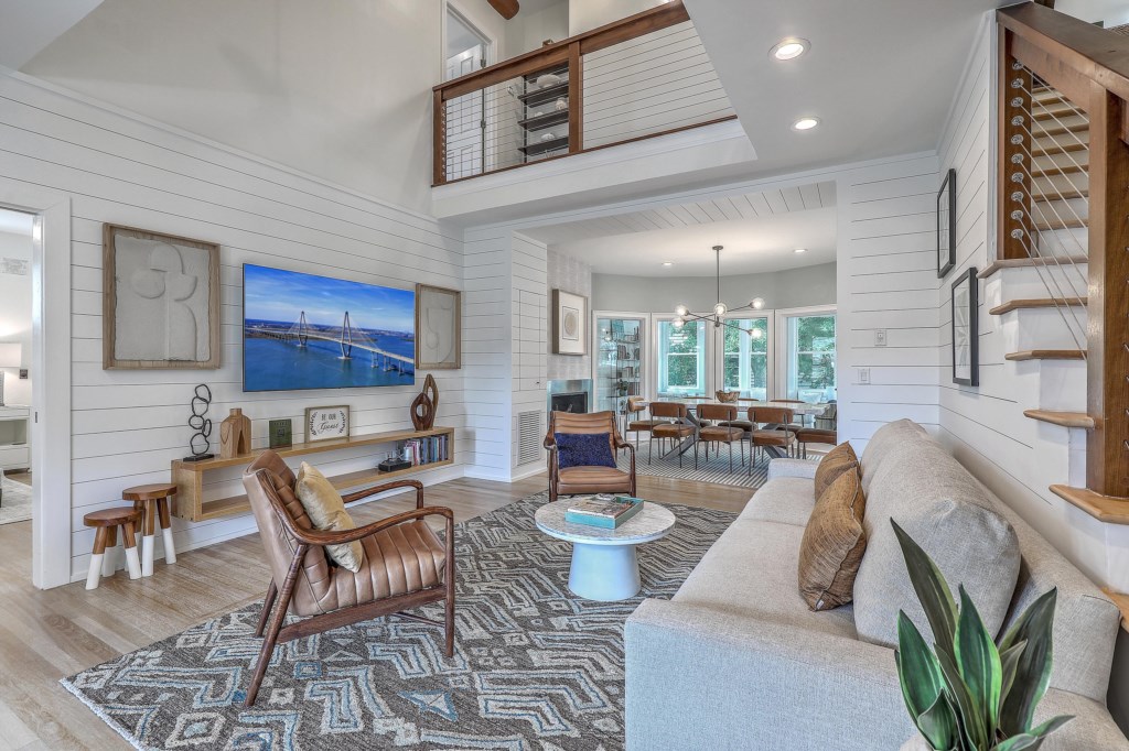Island Haven: Spacious Home, Near Beach & Marina 