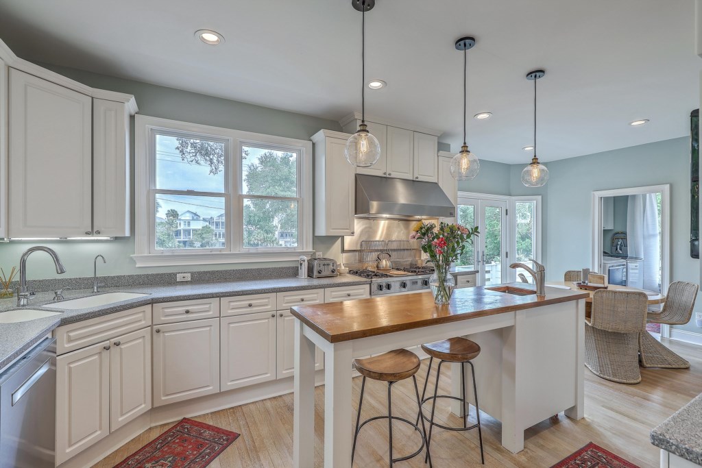 Spacious Island Escape Near Beach and Marina