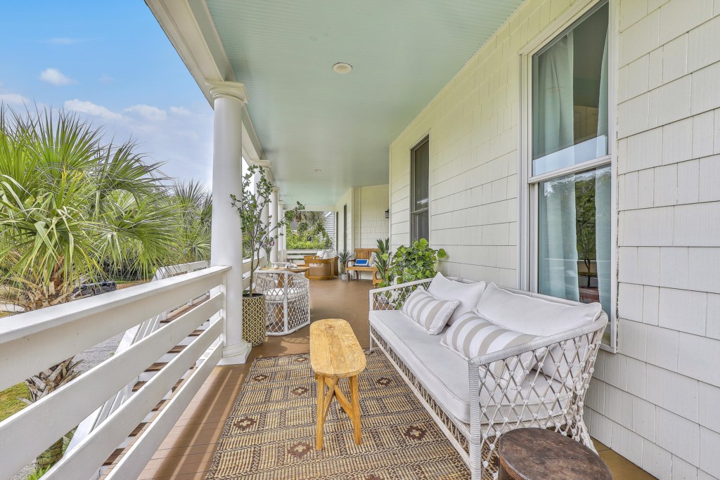 Spacious Island Escape Near Beach and Marina