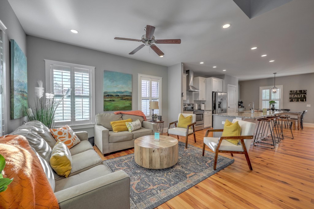 Cozy Charleston Home with Putting Green