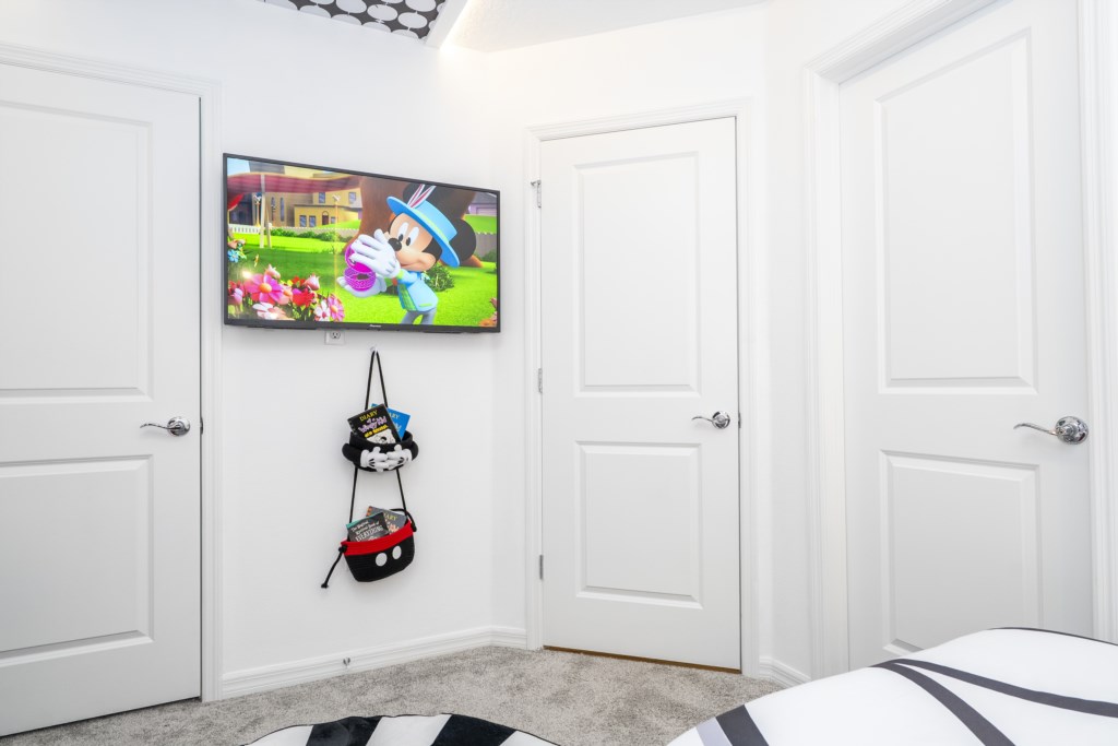 Mickey & Minnie Themed single bedroom