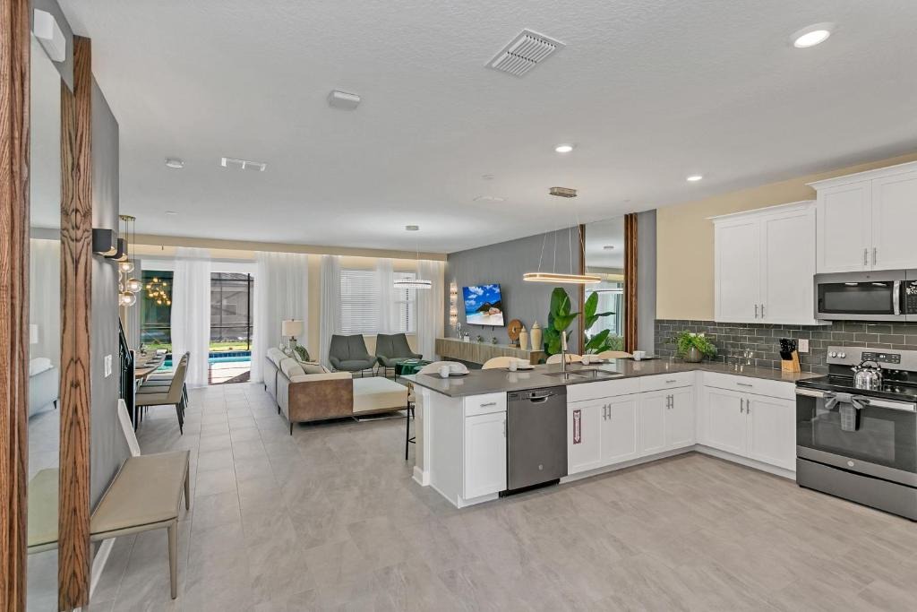 9 bedroom vacation house at Storey Lake - Image 14
