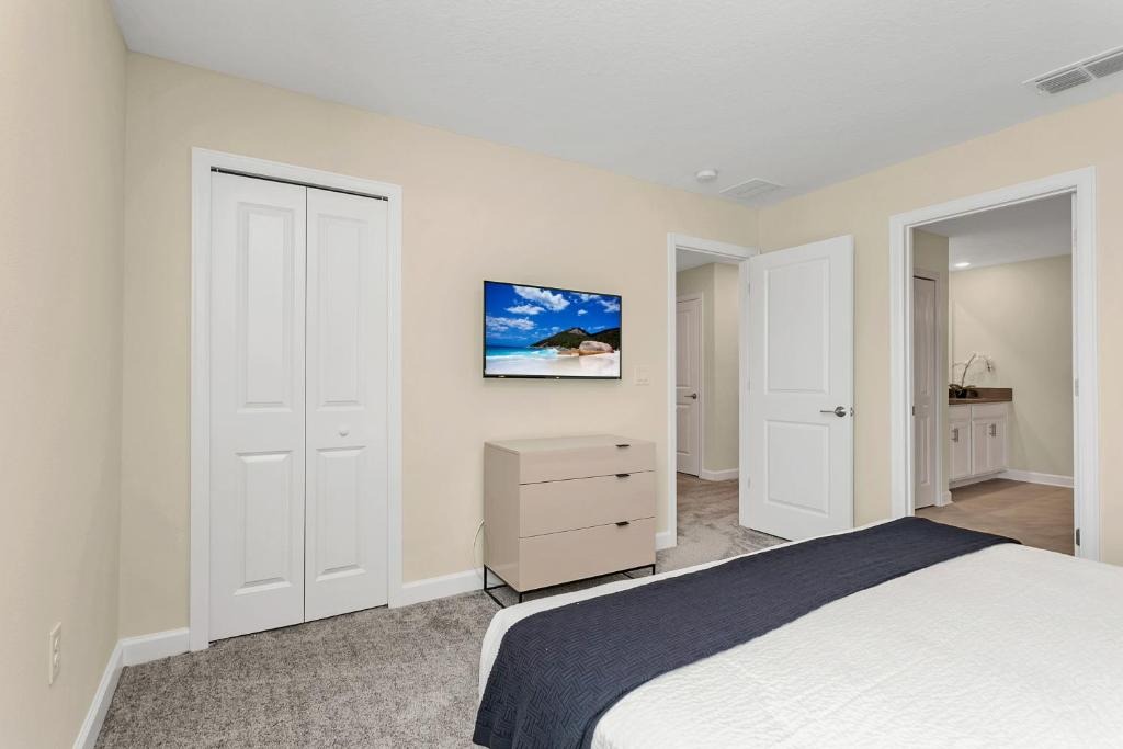 9 bedroom vacation house at Storey Lake - Image 28